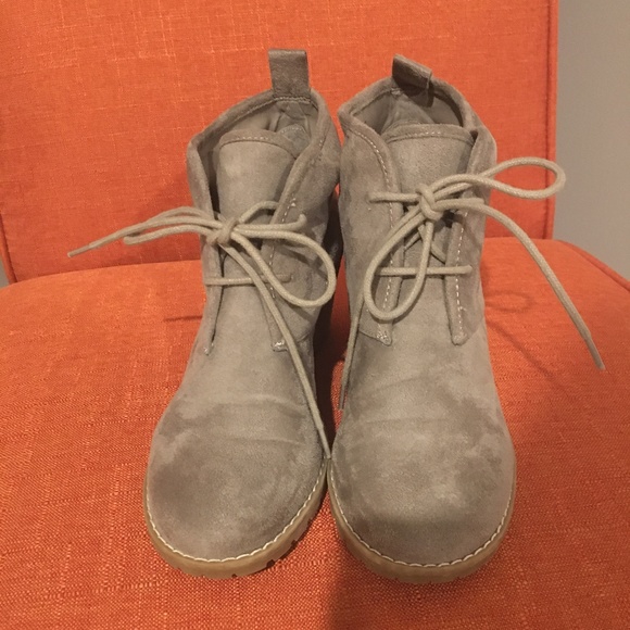 Bass shoes - Picture 1 of 5